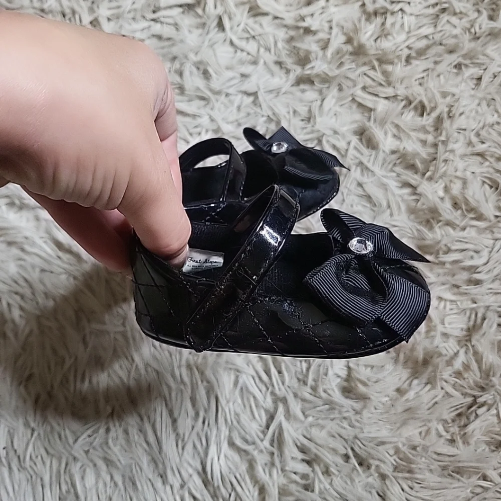 First Steps Baby Shoes Black Dress Mary Janes with Bow Size 6-9M ✨️💫